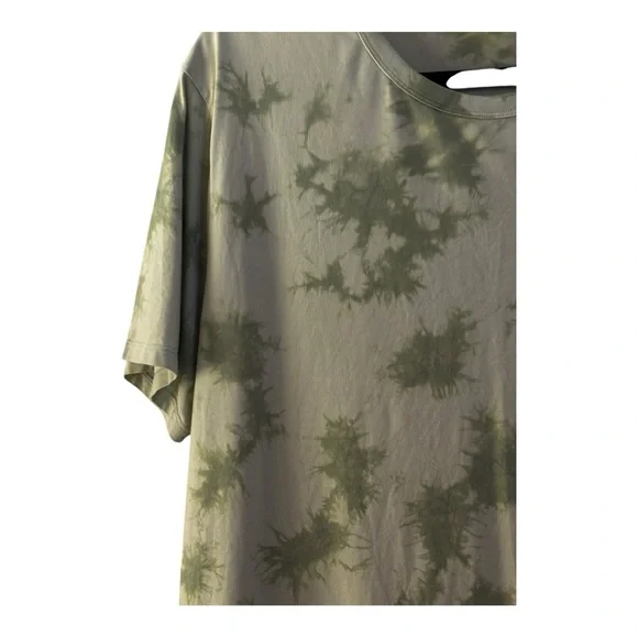 Lululemon 🍋
Fundamental T - Green Dye Wash - Picture 2 of 3